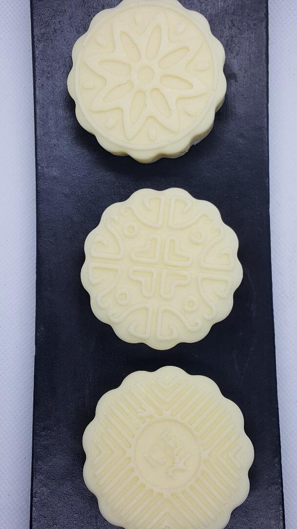 solid lotion bars pic